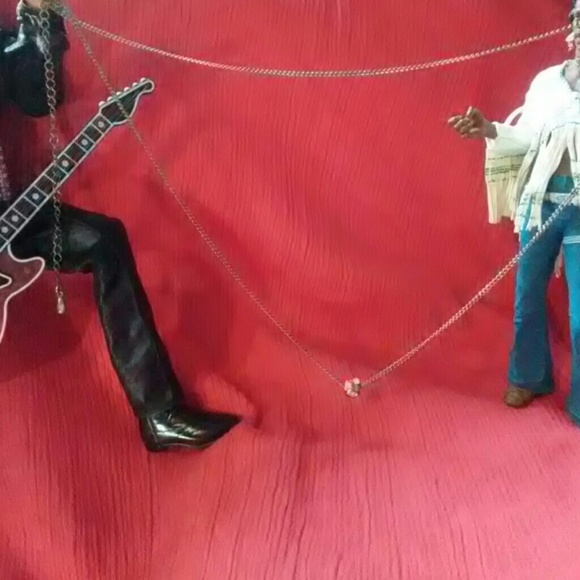 Bundle of 3 necklaces 1 turquoise, 1silver ball & - Picture 5 of 6